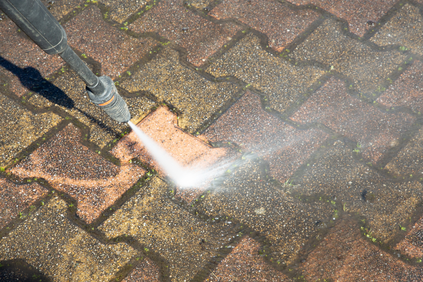 high pressure washing of floor slabs